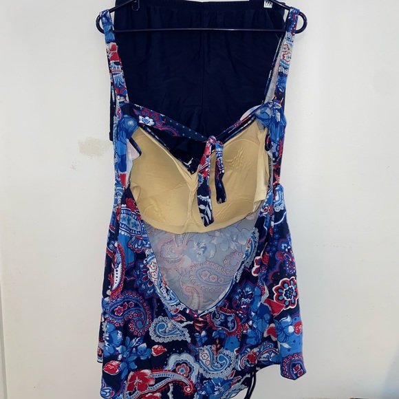 Septangle 26W 2 Piece Tankini Plus Size Swimsuit with Built in Bra and Shorts - Picture 5 of 10